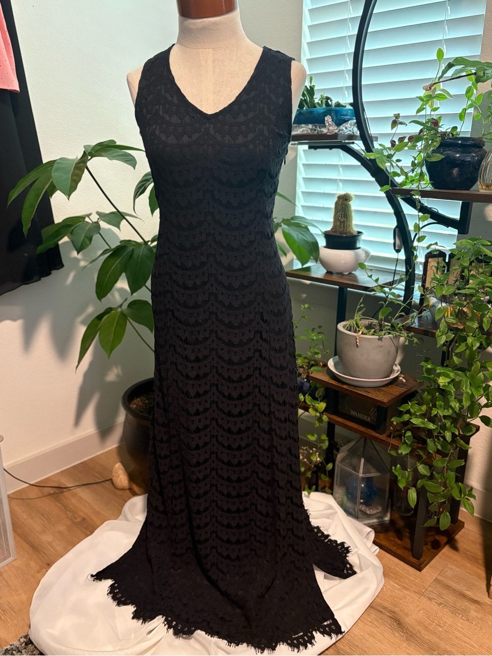 Isaac Mizrahi Live! Black Cotten Rayon Spandex Lace Sleeveless Dress w/ Scallop